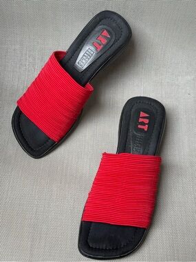 Art Effects Slip on Slides Sandals Black Red Stretchy Brazil Women's size 9